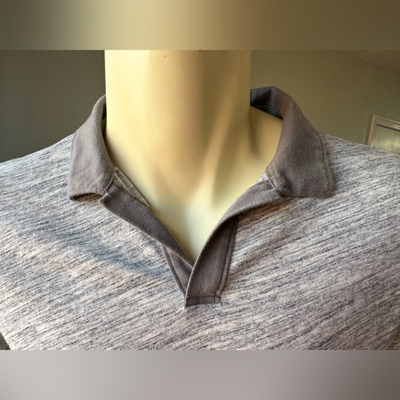 Banana Republic Men’s Short Sleeve Polo | Moisture Wicking - Picture 2 of 8